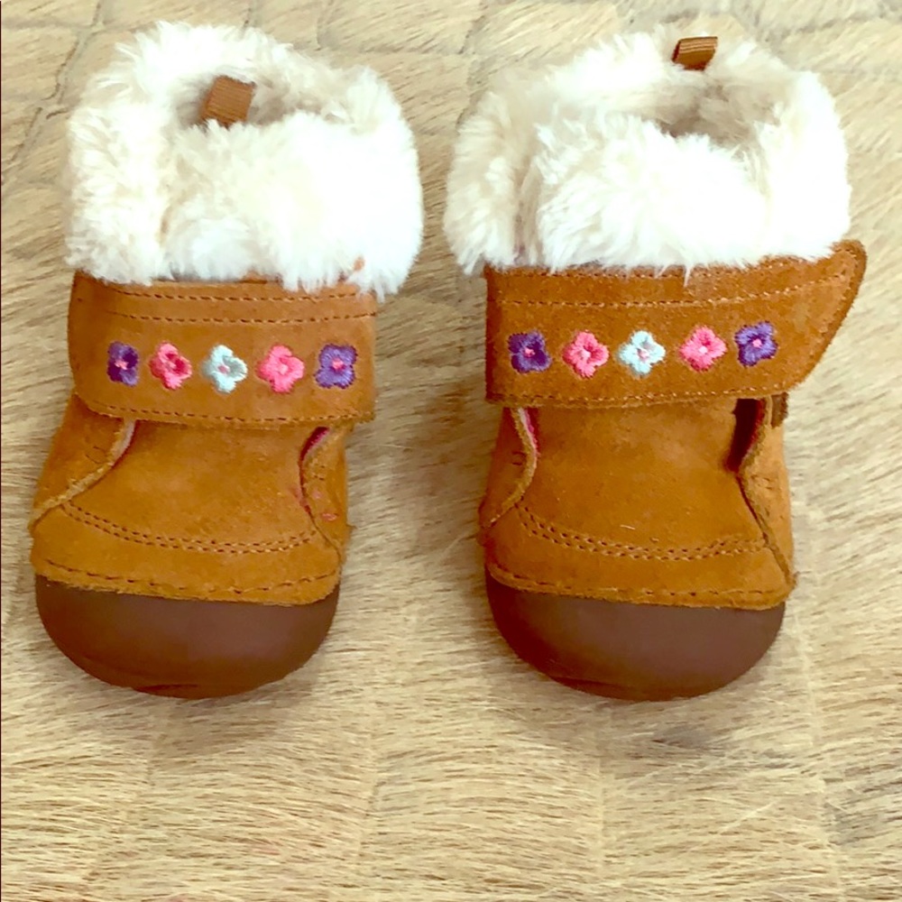 Cute Stride Rite snow boots for baby girl!